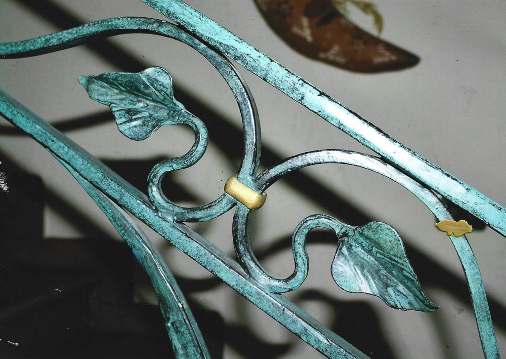foglie e fiori in ferro